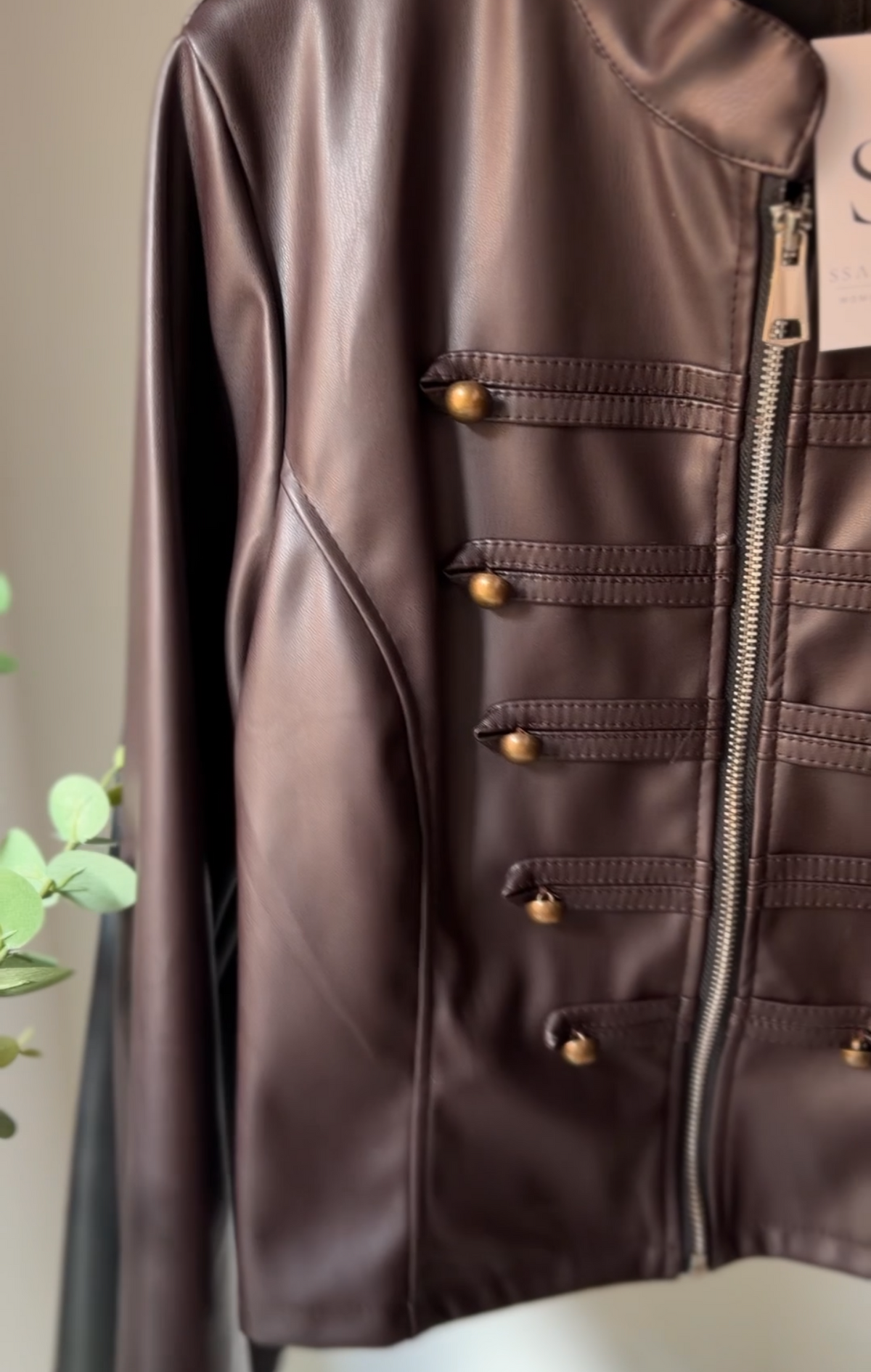 CHAQUETA EFECTO PIEL BOTONES