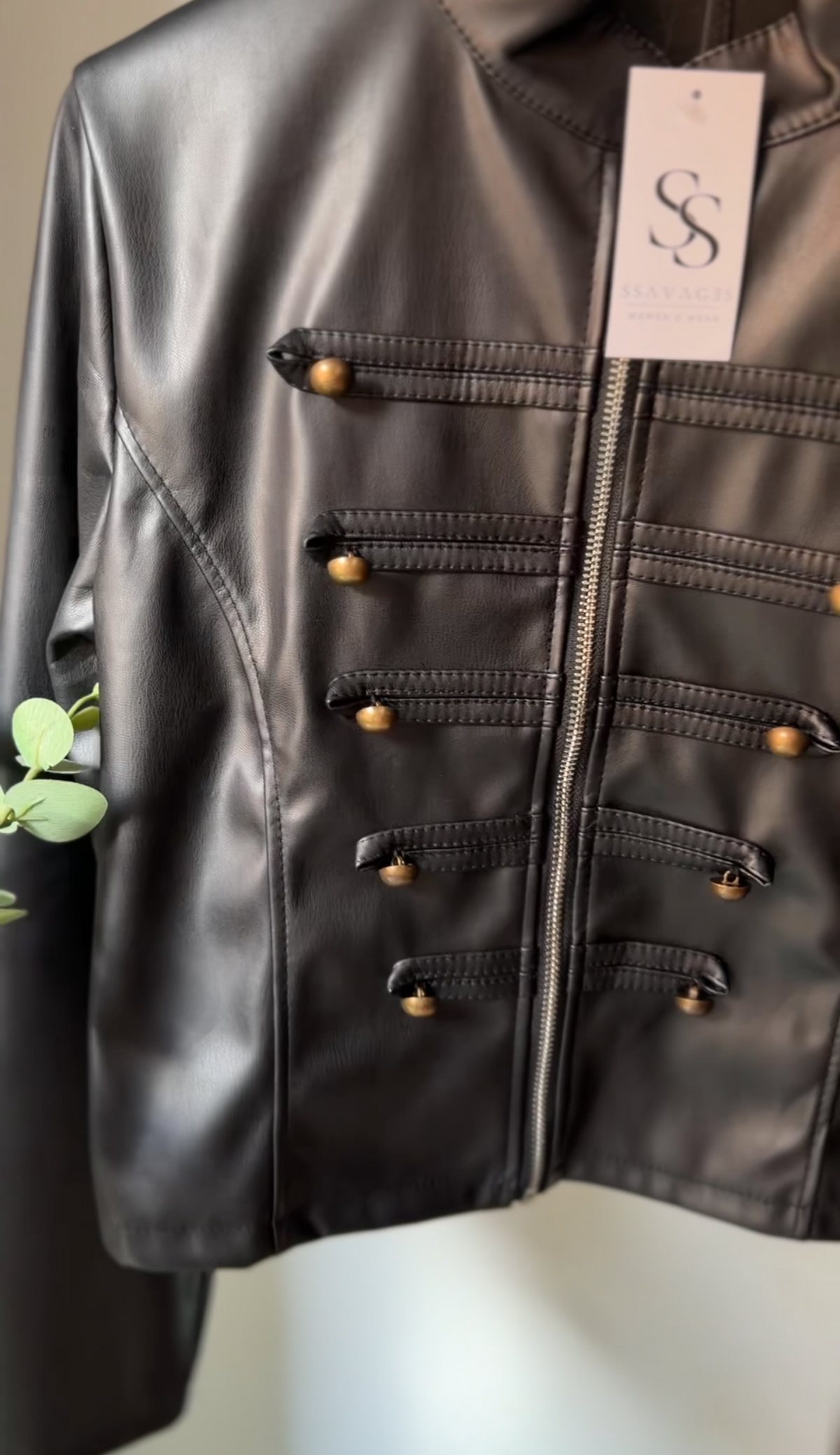 CHAQUETA EFECTO PIEL BOTONES