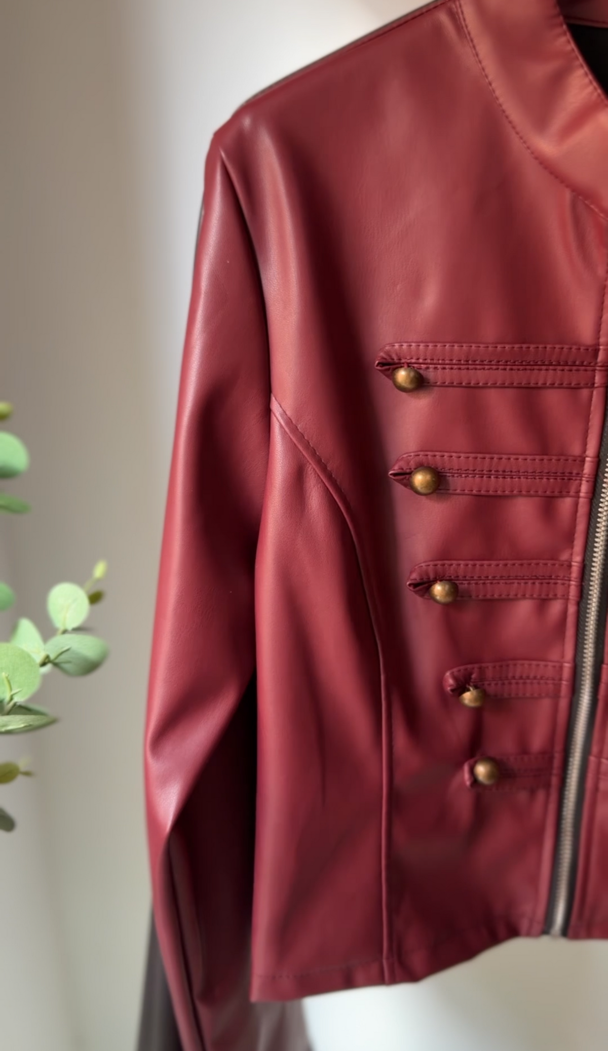 CHAQUETA EFECTO PIEL BOTONES